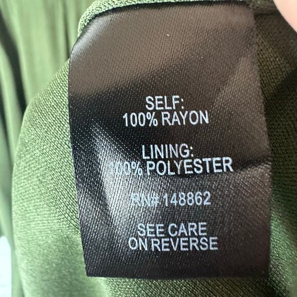 Torrid women’s skater dress cold shoulder gauze hunter Green fall goth plus Size - Picture 8 of 14